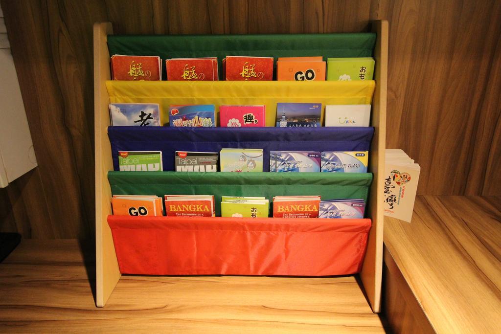 Backpackers Hostel - Ximen Taipei Eksteriør billede